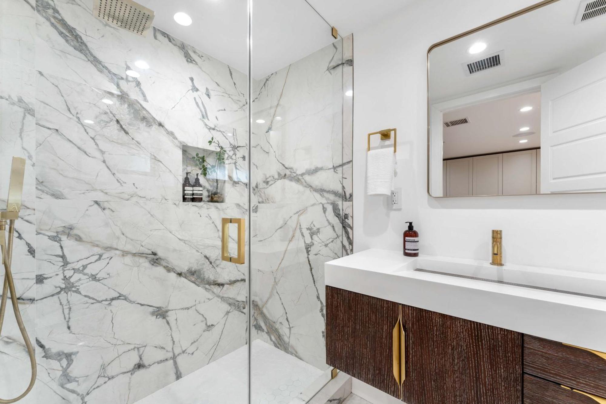 Modern Spacious 3br Residence, Game Room, Parking Apartamento Los Ángeles